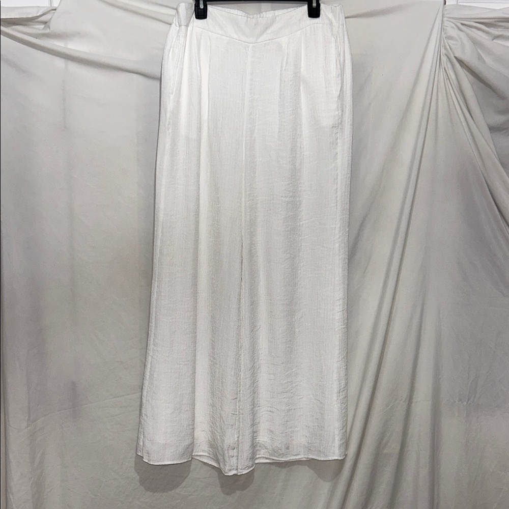 Elegant White Women's Linen Pants with Pockets